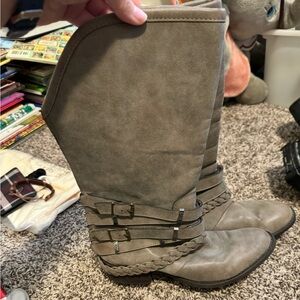 Women’s size 10 boots